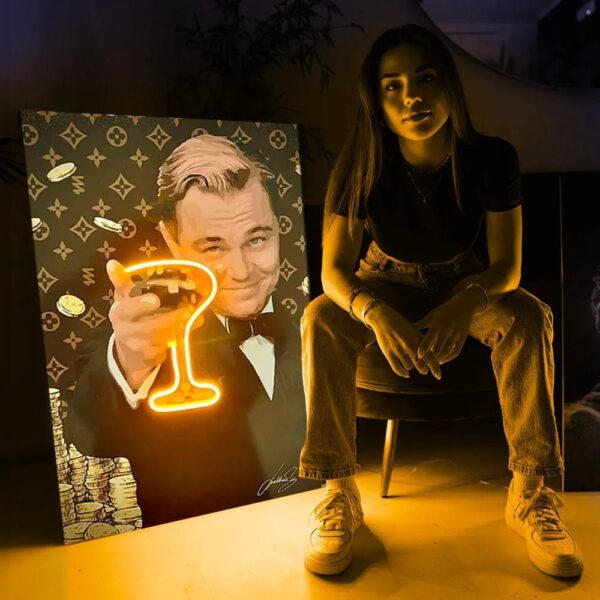 Leonardo Champagne UV Neon Sign