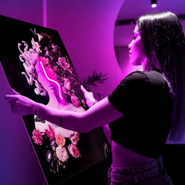 Medusa Flowers UV Neon Sign